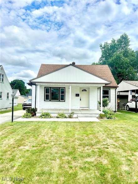 570 Idora Ln, Struthers, OH 44471