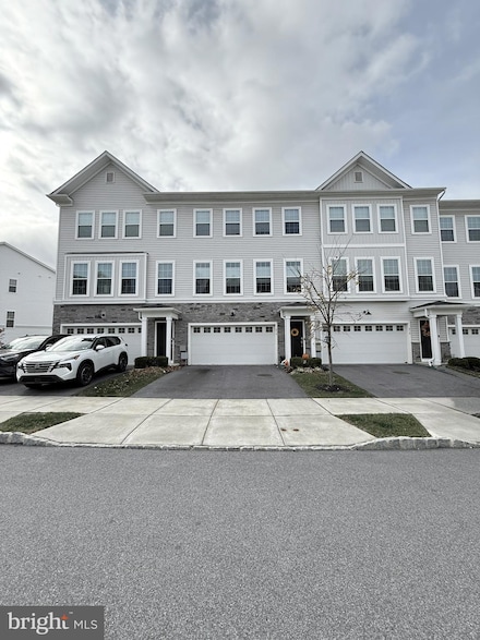 214 Red Leaf Ln, Exton, PA 19341