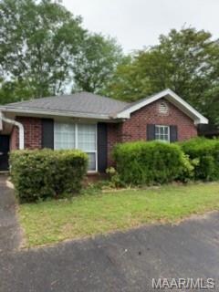 27 Meadow Oaks Place, Millbrook, AL 36054