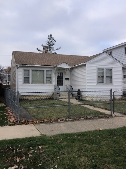 3304 N Ozanam Ave, Chicago, IL 60634