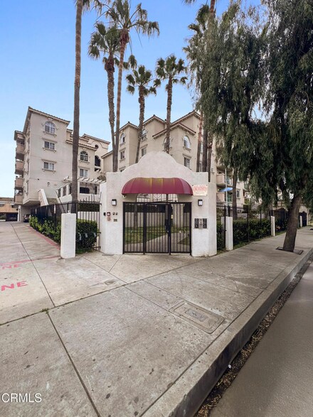 7018 Rita Ave Unit 310, Huntington Park, CA 90255