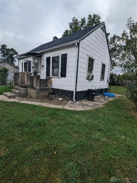 297 E Southern Ave, Springfield, OH 45505