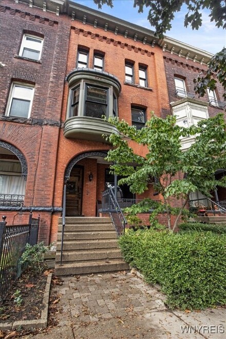176 N Pearl St, Buffalo, NY 14202