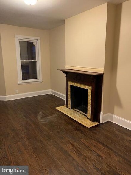 822 Carteret Ave, Trenton, NJ 08618