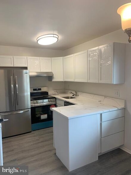 2454 Glengyle Dr Unit 223, Vienna, VA 22181
