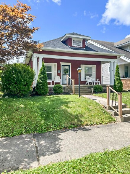 953 E South St, Frankfort, IN 46041