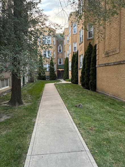 6508 N Richmond St Unit 1D, Chicago, IL 60645