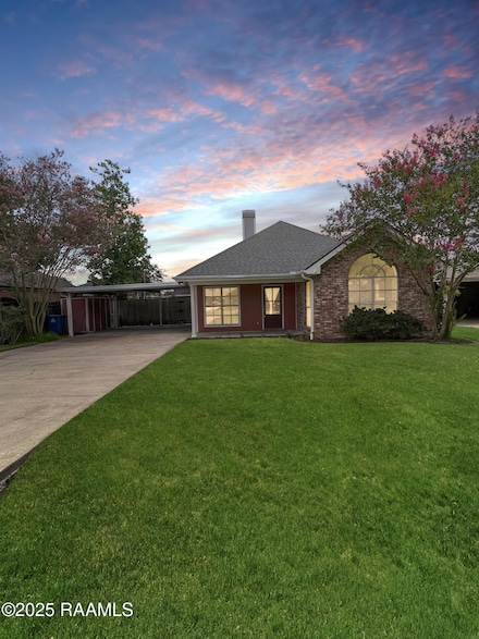 106 Pebble Beach Dr, Youngsville, LA 70592