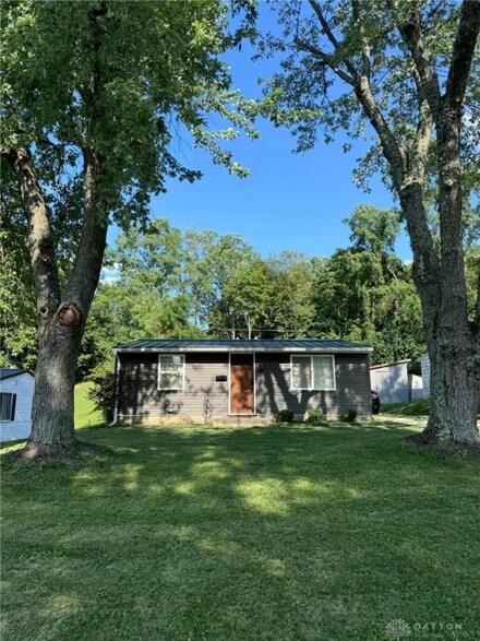7 Shady Ln, New Paris, OH 45347