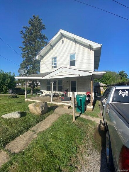 11630 N Saginaw St, Mount Morris, MI 48458