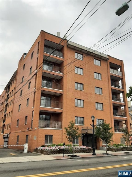633 Palisade Ave Unit 3C, Cliffside Park, NJ 07010