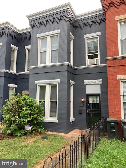 407 12th St NE, Washington, DC 20002