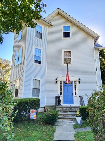 141 Marcy St, Southbridge, MA 01550