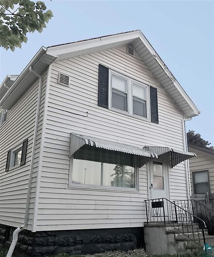 5925 Grand Ave, Duluth, MN 55807