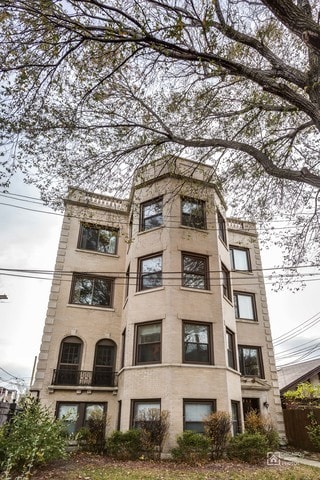 2717 W Argyle St Unit 1, Chicago, IL 60625