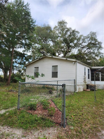 200 Sisco Dirt Rd, Pomona Park, FL 32181