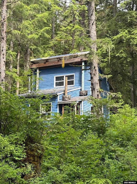 1095 Fritz Cove Rd, Juneau, AK 99801