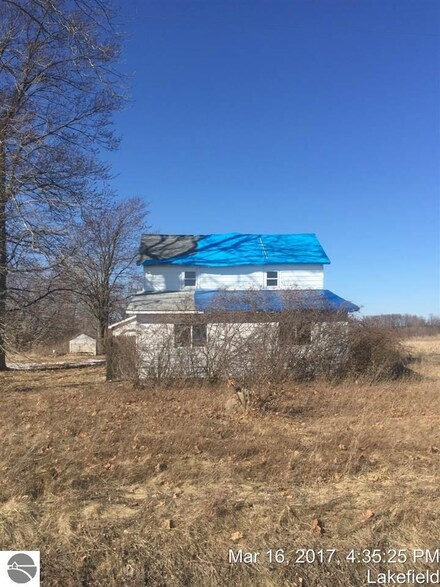 20370 Grabowski Rd, Saint Charles, MI 48655