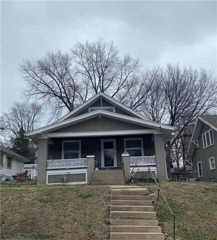 506 N 4th St, Atchison, KS 66002