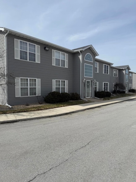 8244 Lincoln Cir Unit D, Merrillville, IN 46410