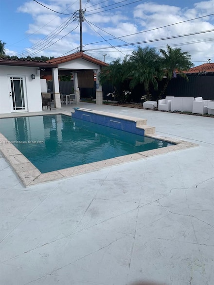 7780 SW 28th St, Miami, FL 33155