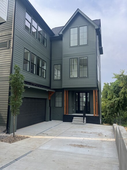 902 Douglas Ave, Nashville, TN 37206