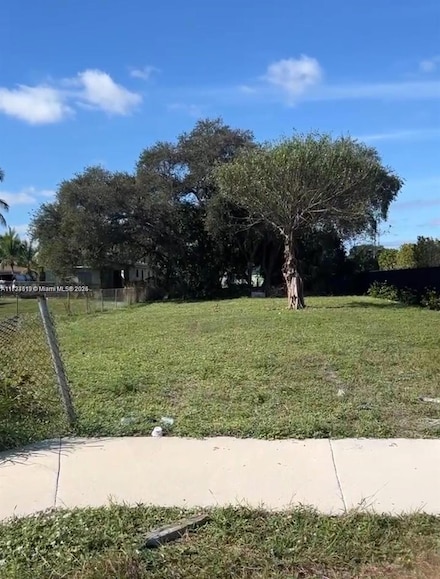 3 Nw Ave, Hallandale Beach, FL 33009