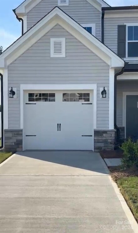 11919 Basking Dr, Charlotte, NC 28214