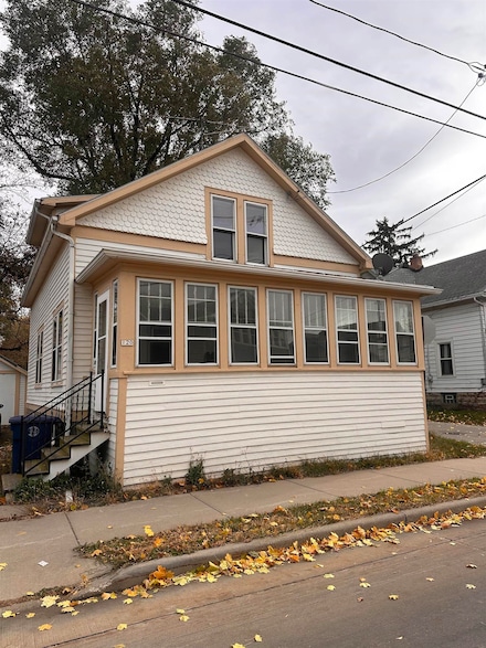 120 Bowen St, Oshkosh, WI 54901