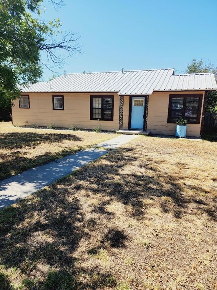 1809 W Avenue H, San Angelo, TX 76901