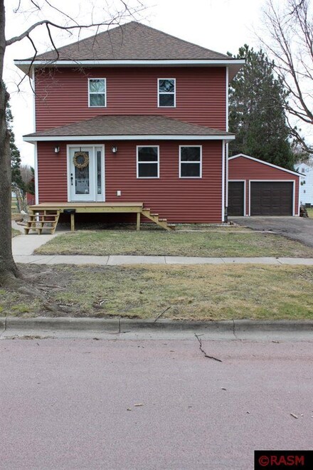 108 St, Madelia, MN 56062