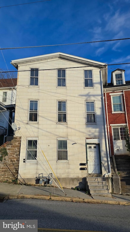 7 Church St, Glen Rock, PA 17327