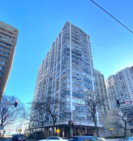 5757 N Sheridan Rd Unit 12D, Chicago, IL 60660