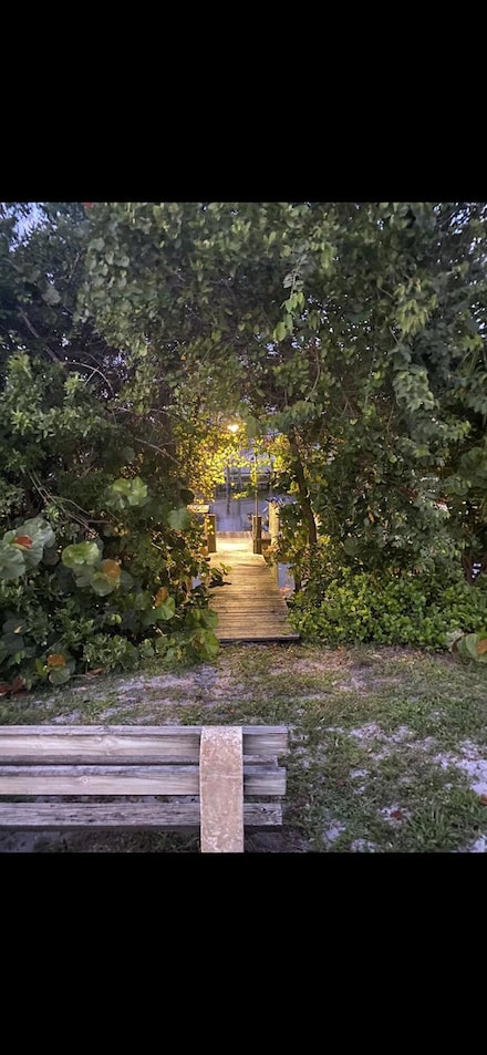 733 Hummingbird Way Unit 5, North Palm Beach, FL 33408