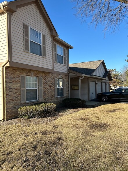 1101 Canterbury Ct Unit A, Elgin, IL 60120