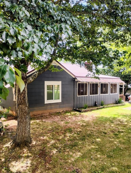 125 Hillside St, Franklin, NC 28734