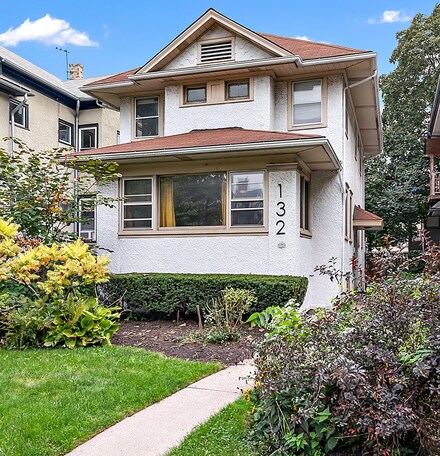 132 S Grove Ave, Oak Park, IL 60302