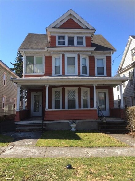 905 Carbon St, Syracuse, NY 13208
