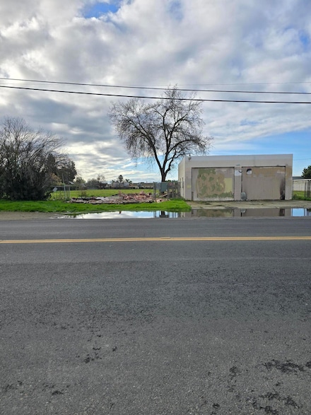 1915 E Houston Ave, Visalia, CA 93292