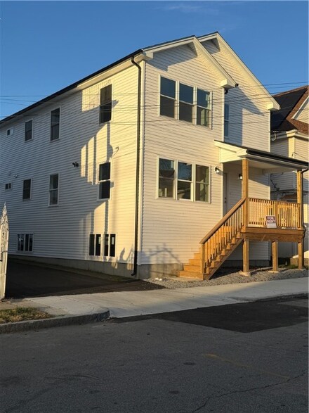 305 Indiana Ave, Providence, RI 02905