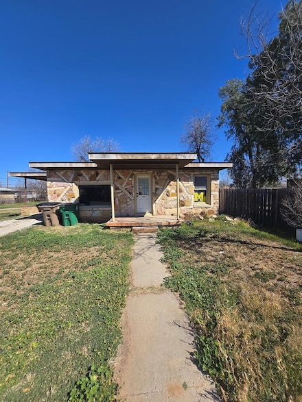 704 E 19th St, San Angelo, TX 76903