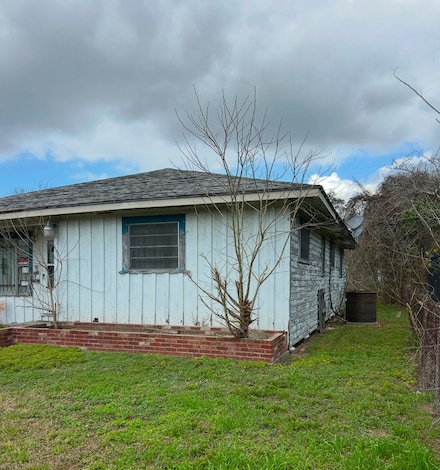 213 Armstrong St, Houston, TX 77029