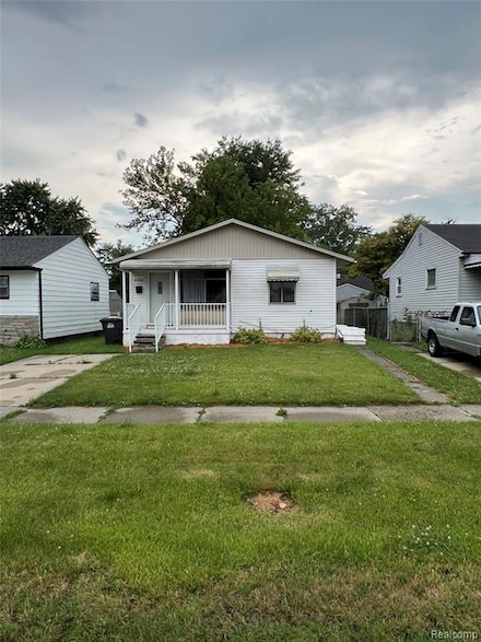 6832 Cornell St, Taylor, MI 48180