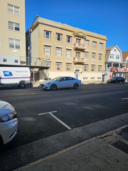 3809 Ventnor Ave, Atlantic City, NJ 08401