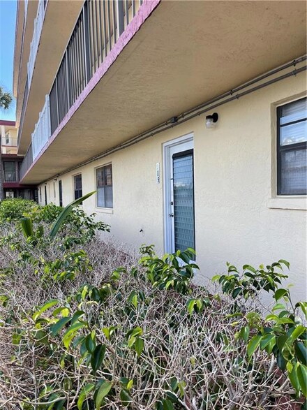 9233 SW 8th St Unit 1090, Boca Raton, FL 33428