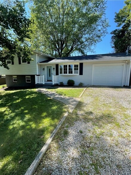 109 Elm Ave, Belle Vernon, PA 15012