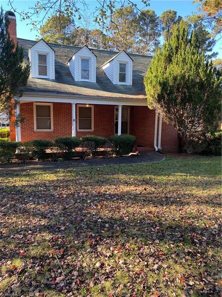 1221 N Carolina 134, Troy, NC 27371