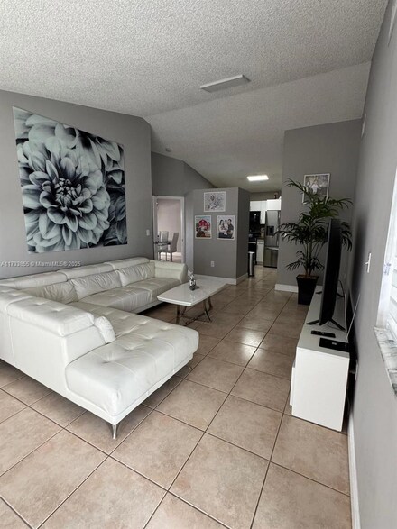 17918 SW 144th Ct, Miami, FL 33177