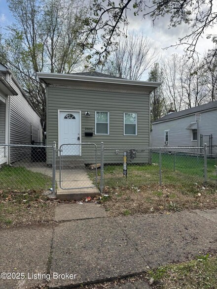 2532 Saint Cecilia St, Louisville, KY 40212