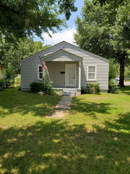 925 D St NW, Miami, OK 74354